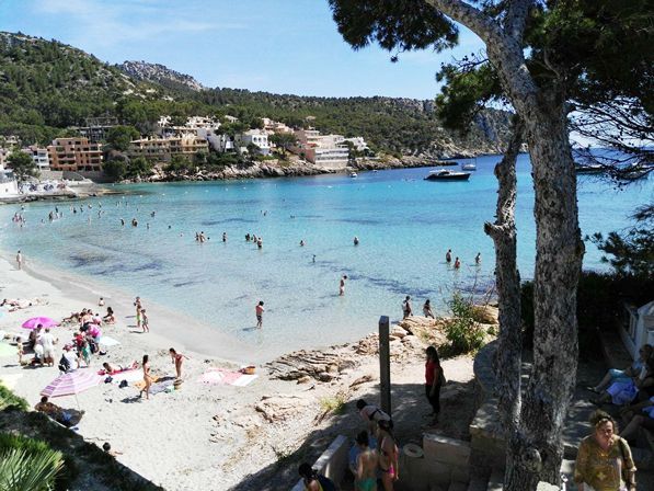 Playa de Sant Elm, Andraxt, Mallorca. Salida de la excursión a Sa Dragonera.