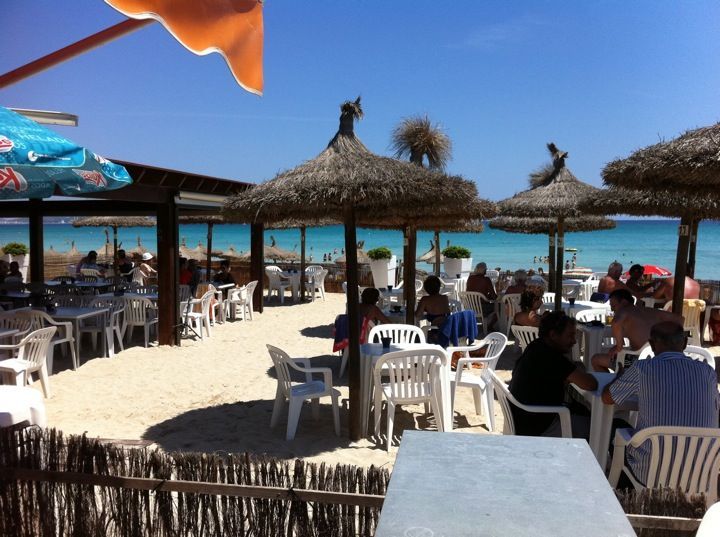 Restaurante en la playa de Muro - Can Gavella 