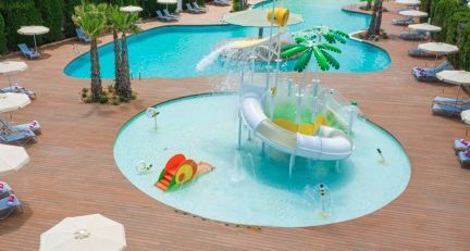 Hoteles con piscina para pasar el día con niños