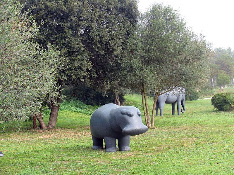 sa bassa blanca parque de las esculturas animales gigantes alcudia mallorca